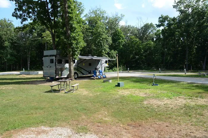 Lake Lou Yaeger Campground Picture 10