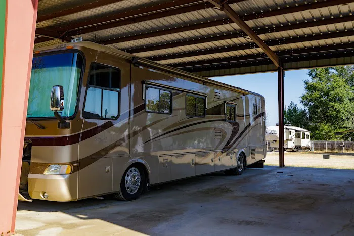 GTL Paris RV Park Picture 9