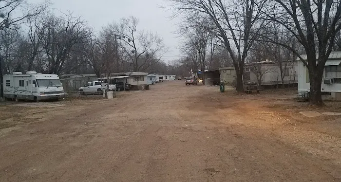 Shady Oaks Mobile Home Park Picture 1