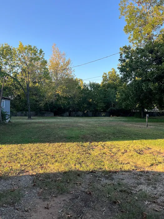 Camp Paris RV Park Picture 10