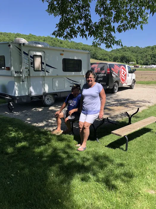 Big Joe's Little Campground Picture 3