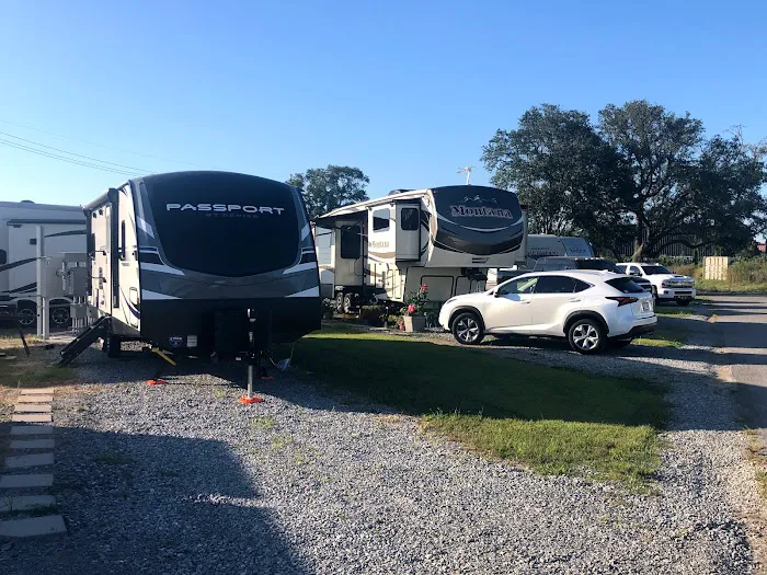 Bayou Barataria RV Park Picture 4