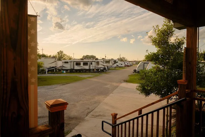 Bayou Barataria RV Park Picture 5
