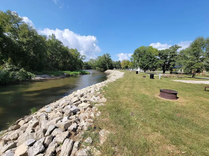 Riverside Park Campground Picture 3