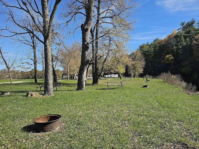 Ehrie Riversedge Campground Picture 4