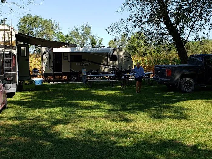 Ehrie Riversedge Campground Picture 7
