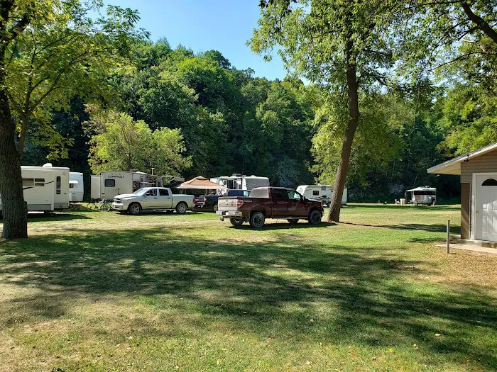 Ehrie Riversedge Campground Picture 10