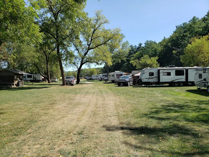 Ehrie Riversedge Campground Picture 9