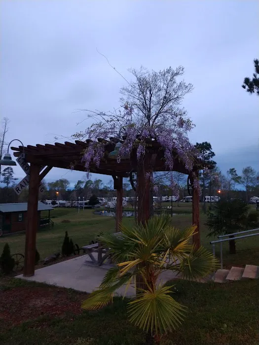 Diamond Lake RV Park Picture 3