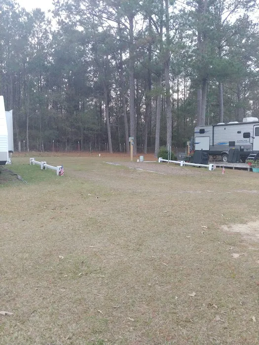 Eagle Nest RV Park Picture 4
