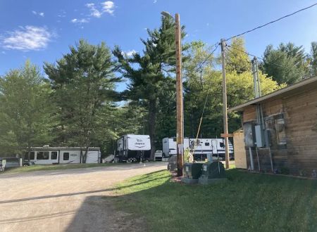 Iola Pines Campground
