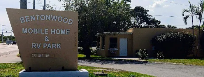 Bentonwood Mobile Home Park Picture 4