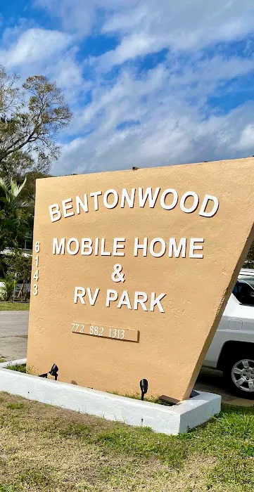 Bentonwood Mobile Home Park Picture 2