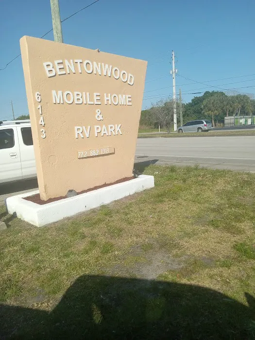 Bentonwood Mobile Home Park Picture 5