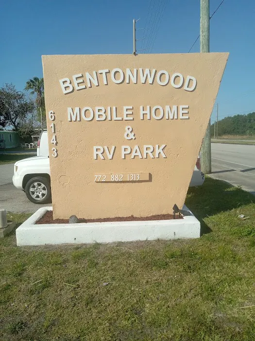 Bentonwood Mobile Home Park Picture 8
