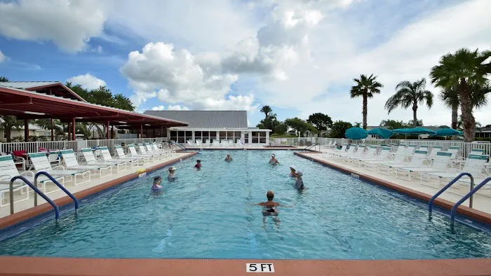 Savanna Club Picture 5