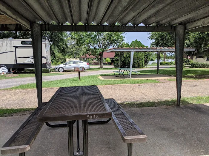 Maxwell Air Force Base FamCamp Picture 3