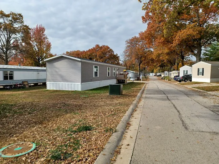 Grand Oaks Mobile home Park Picture 10