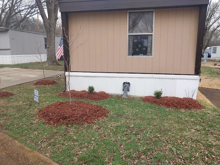 Grand Oaks Mobile home Park Picture 6