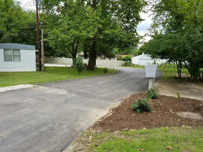 Romaine Commons Picture 3