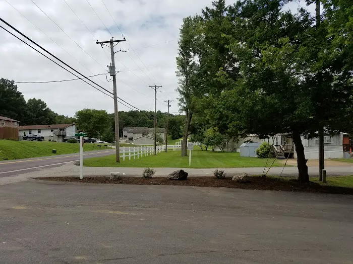Romaine Commons Picture 4