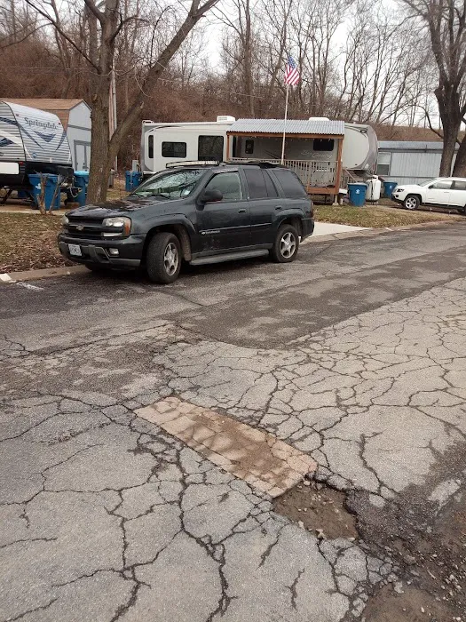 Marquette RV & Mobile Home Park Picture 3