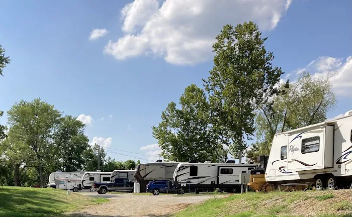 Water’s Edge Rv Park on the Meramec Picture 4