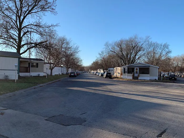 Royal Estates Mobile Home Park Picture 4