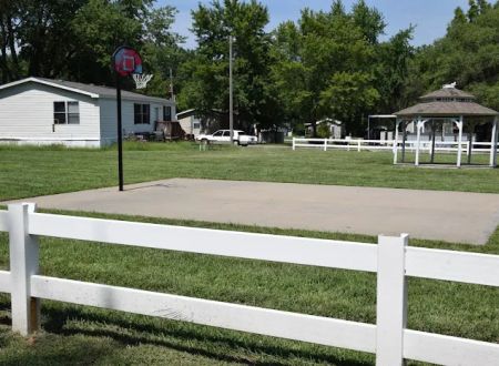 Pine Hills Manufactured Home Community