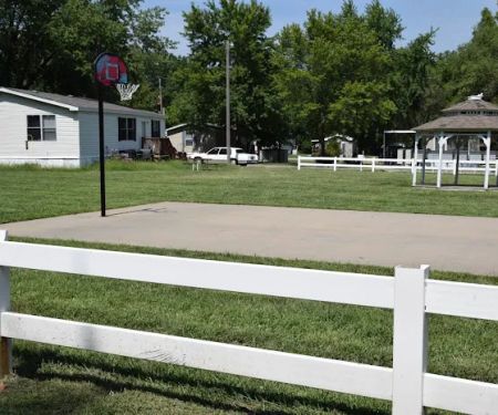Pine Hills Manufactured Home Community