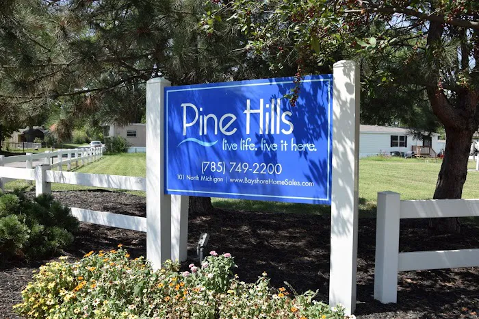 Pine Hills Manufactured Home Community Picture 2