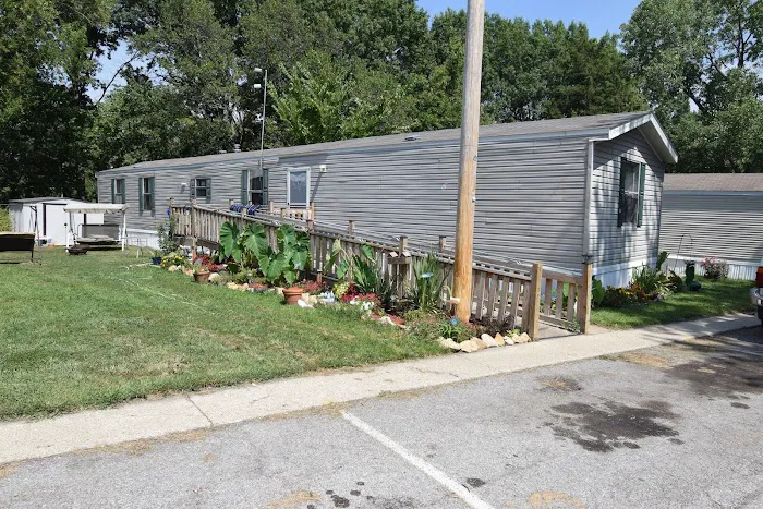 Pine Hills Manufactured Home Community Picture 7
