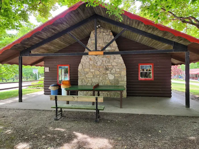 Door County Jellystone Park in Sturgeon Bay Picture 4