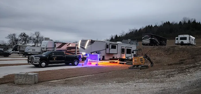 Whispering Oaks RV Park Picture 1