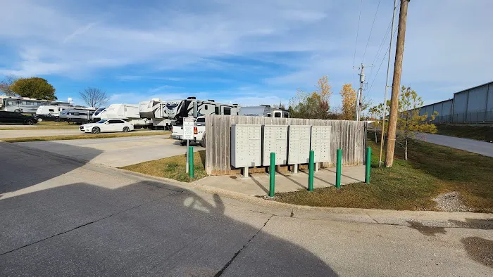 Whispering Oaks RV Park Picture 3