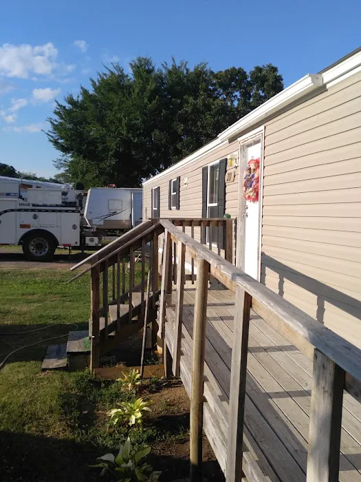 Hilton Mobile Home Park Picture 4