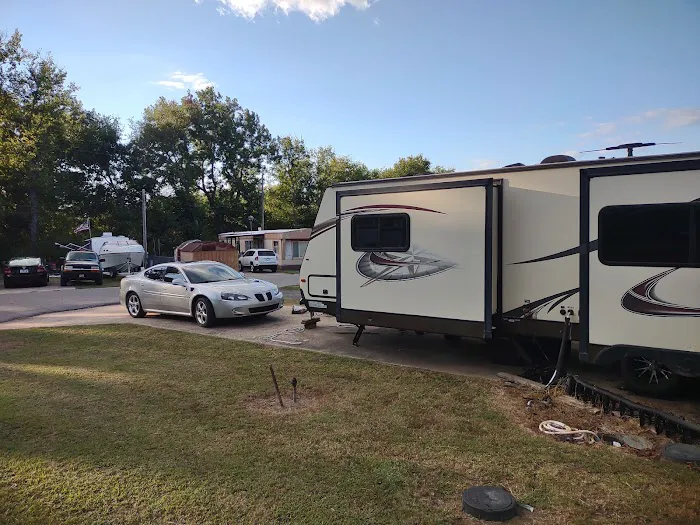 Lone Elm Mobile Home Park Picture 1