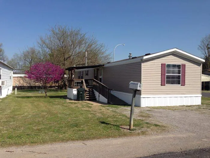 Oaks Mobile Home Park Picture 4
