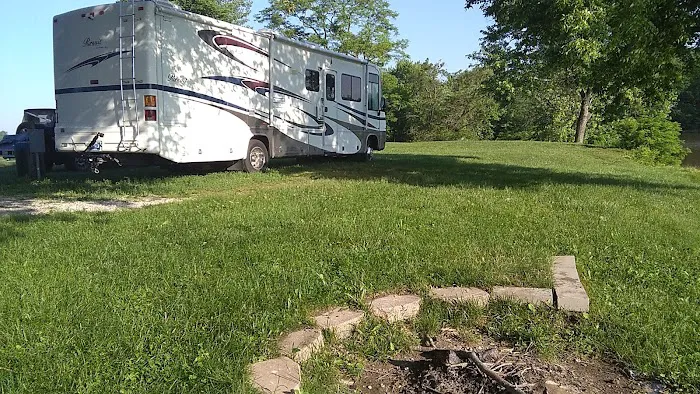 Town & Country Lakes Picture 3