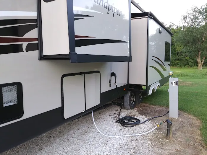 Live Oaks RV Parks Picture 6