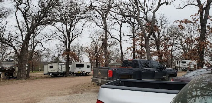 Larry Warren's RV Park Picture 3