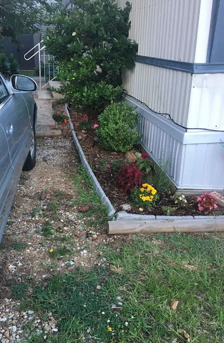 Ridgeview Mobile Home Village Picture 9