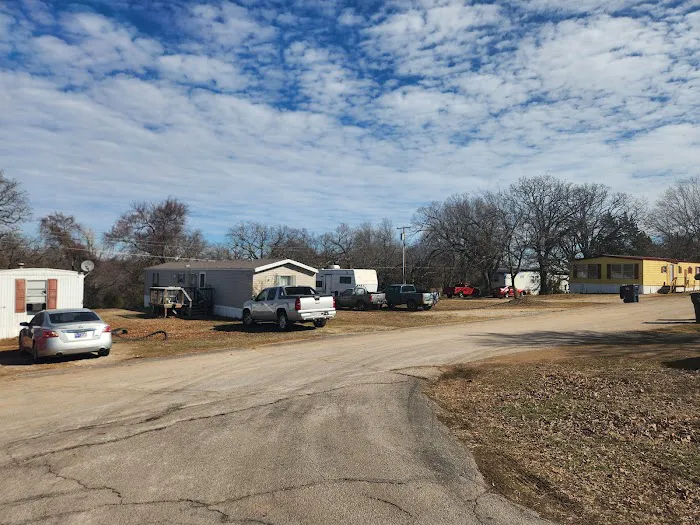 Shady Acres Mobile Home & RV Park Picture 4