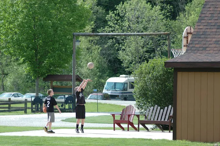 Spring Grove KOA Picture 2