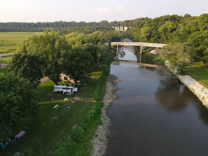 White's Riverside Bluffton Campground Picture 3