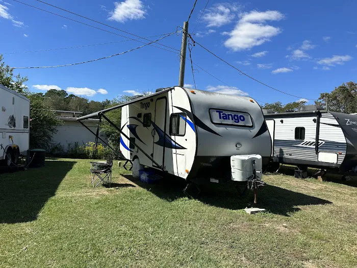 Star Gaze Haven RV Park Picture 4