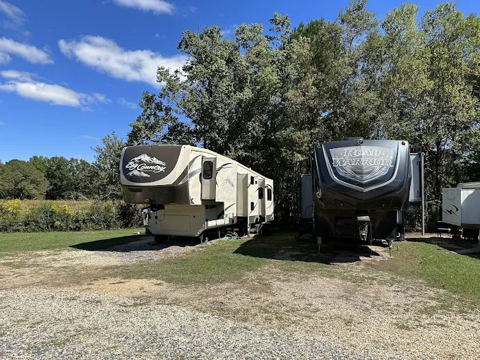 Star Gaze Haven RV Park Picture 6