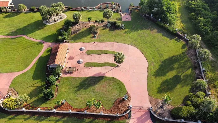 Lakeside Villa Oasis and RV Park Picture 2