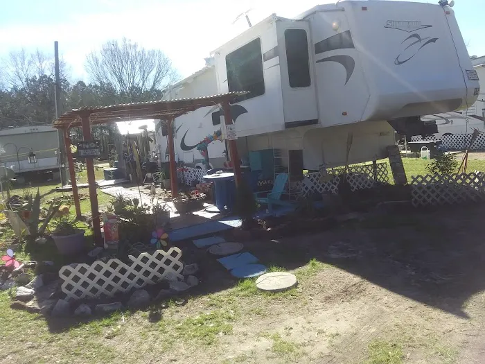 Alex's RV Park Picture 5