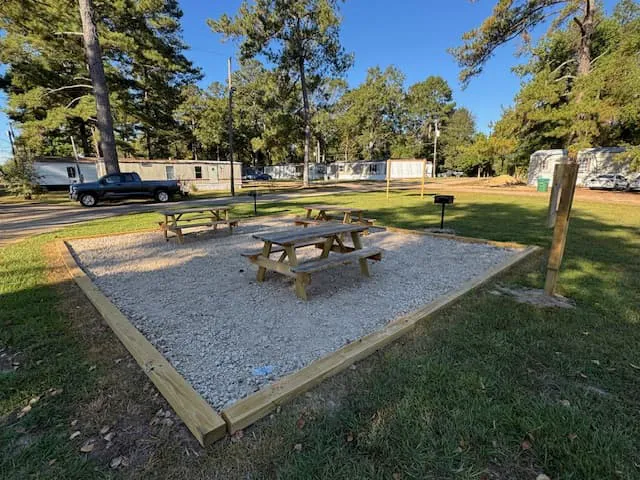 Forrest Gardens Community Picture 1